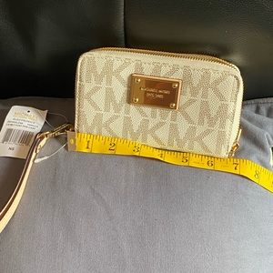 Michael Kors Wristlet/Wallet!